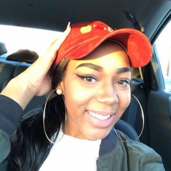 Meet your Posher, Quita - Picture 1 of 1